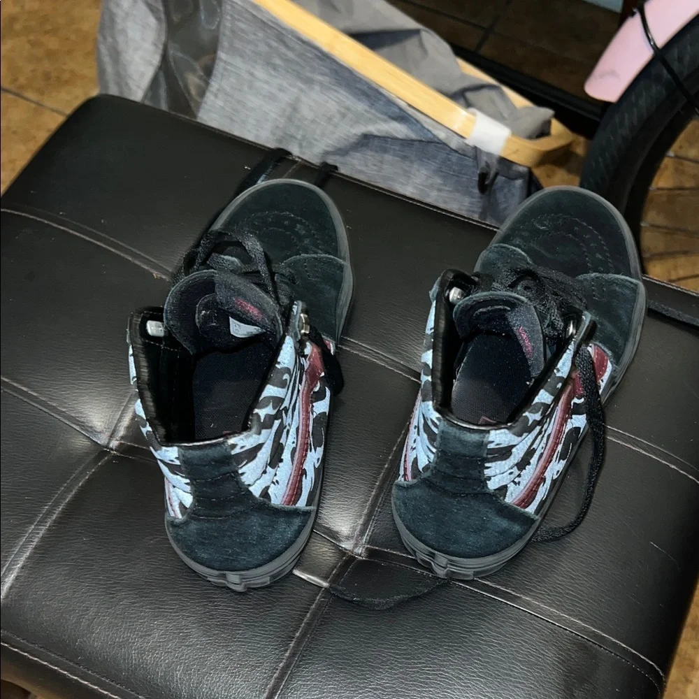 Vans High-Top Sneakers in Black with Burgundy Stripe - Picture 3 of 7